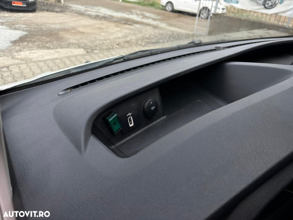 Ford TRANSIT CUSTOM - 27