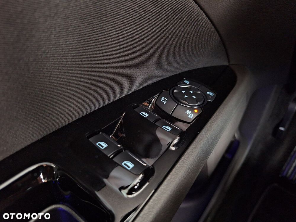 Ford Mondeo SW 2.0 Hybrid Titanium - 40