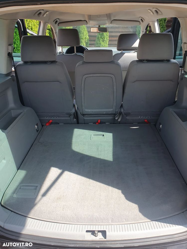 Volkswagen Touran - 3