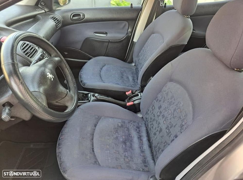 Peugeot 206 - 6