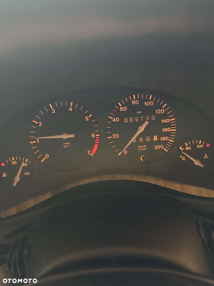 Opel Corsa 1.4 Swing - 2