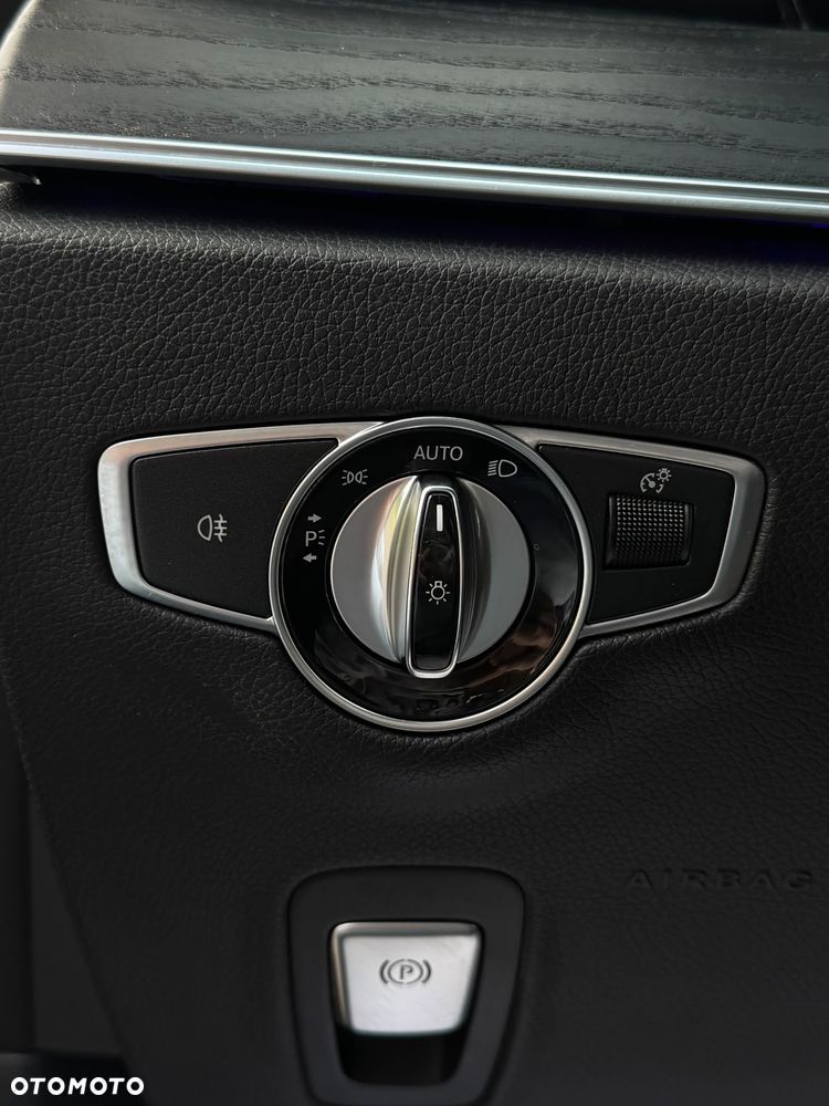 Mercedes-Benz Klasa E 220 d 9G-TRONIC - 19