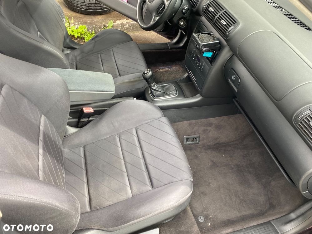 Audi A3 Sportback 1.8 Ambiente - 28
