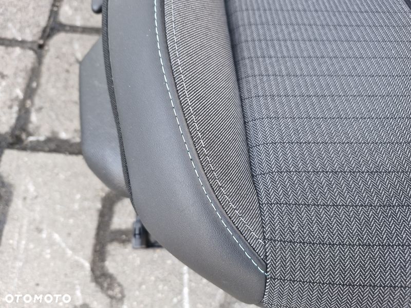 PEUGEOT 2008 II 2 FOTEL PRAWY PRZÓD - 4