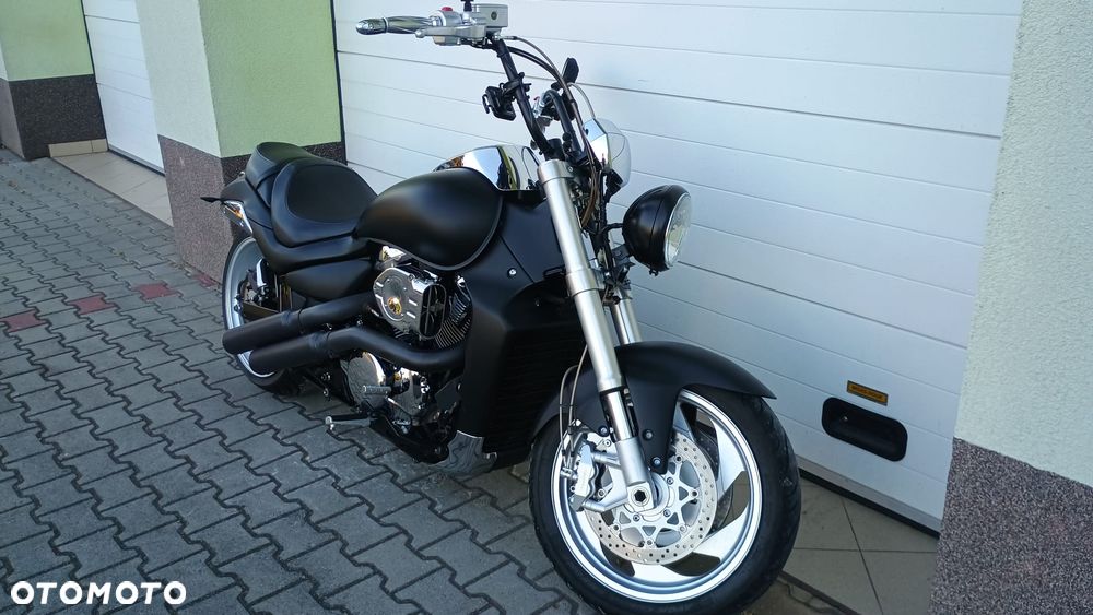 Suzuki Intruder - 19