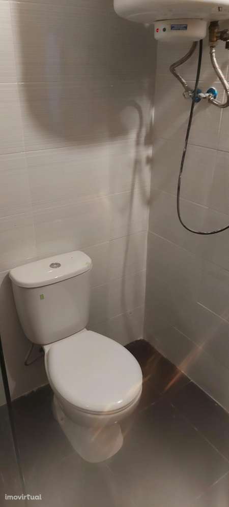 Quarto - localizado em Matosinhos - Grande imagem: 2/5