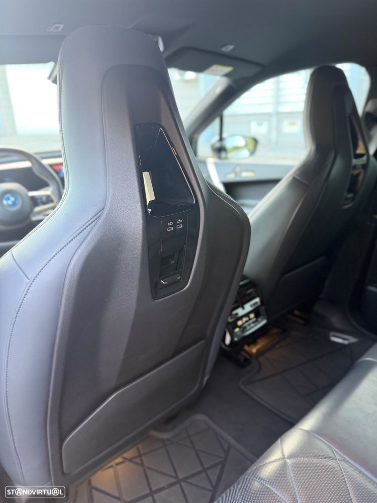 BMW iX xDrive 40 Pack Desportivo - 36