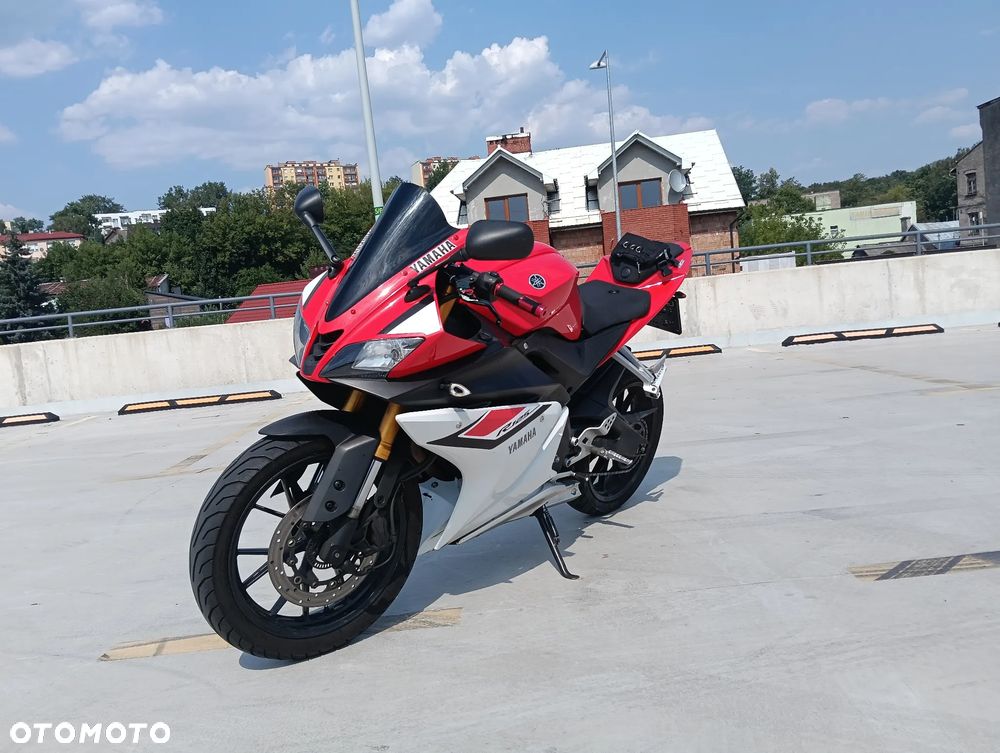 Yamaha YZF - 4