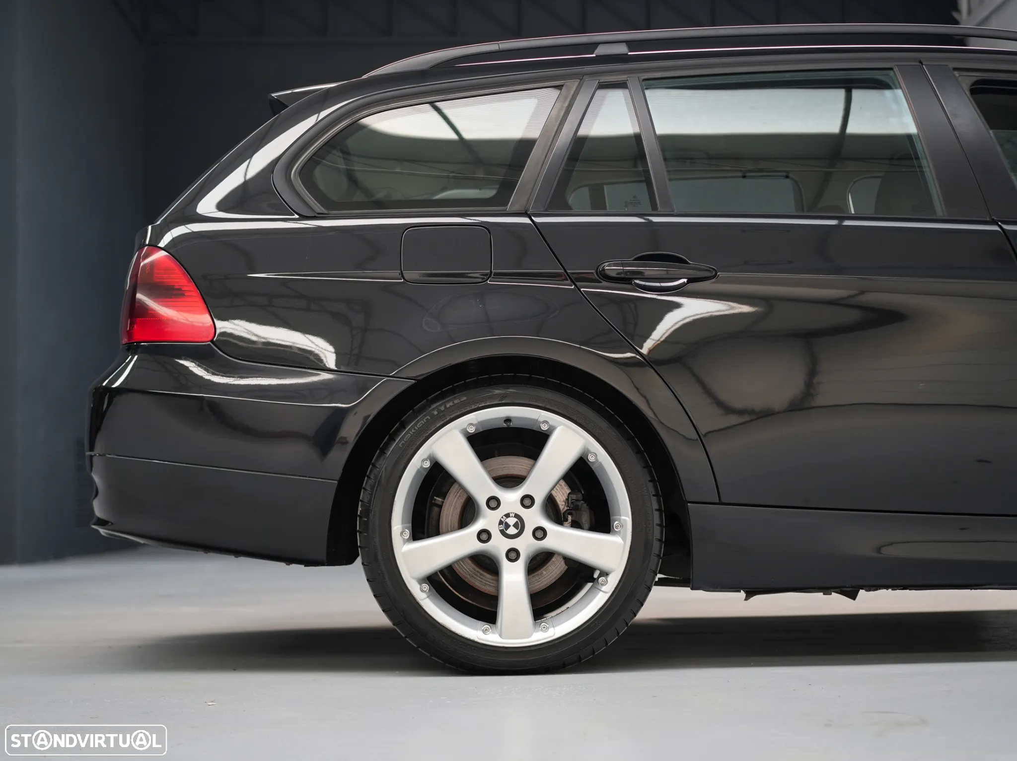 BMW 320 d Touring Exclusive - 18