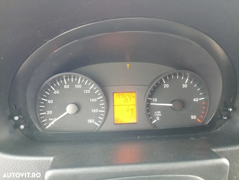 Mercedes-Benz Sprinter - 11