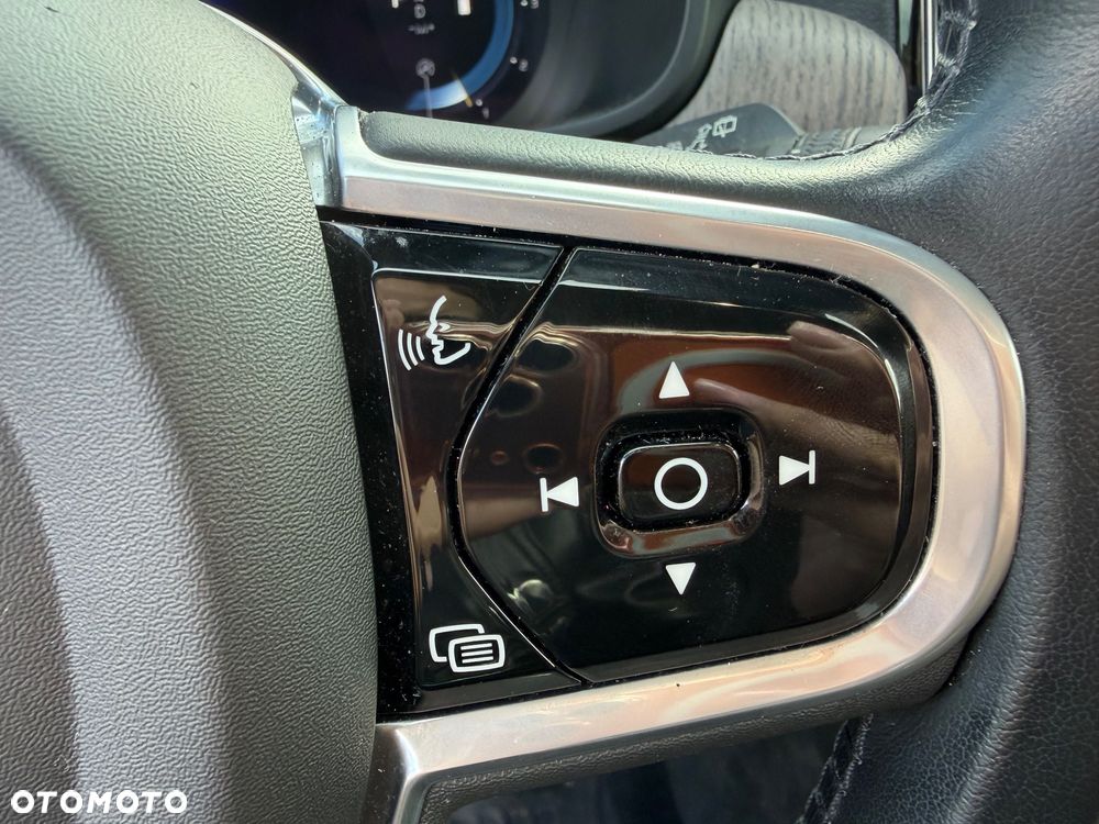 Volvo V90 Cross Country D5 AWD Pro - 28