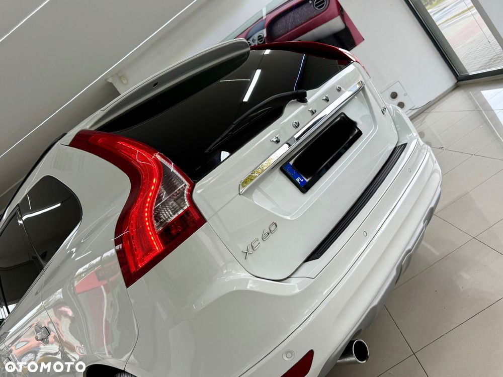 Volvo XC 60 D3 Drive-E R-Design Momentum - 19