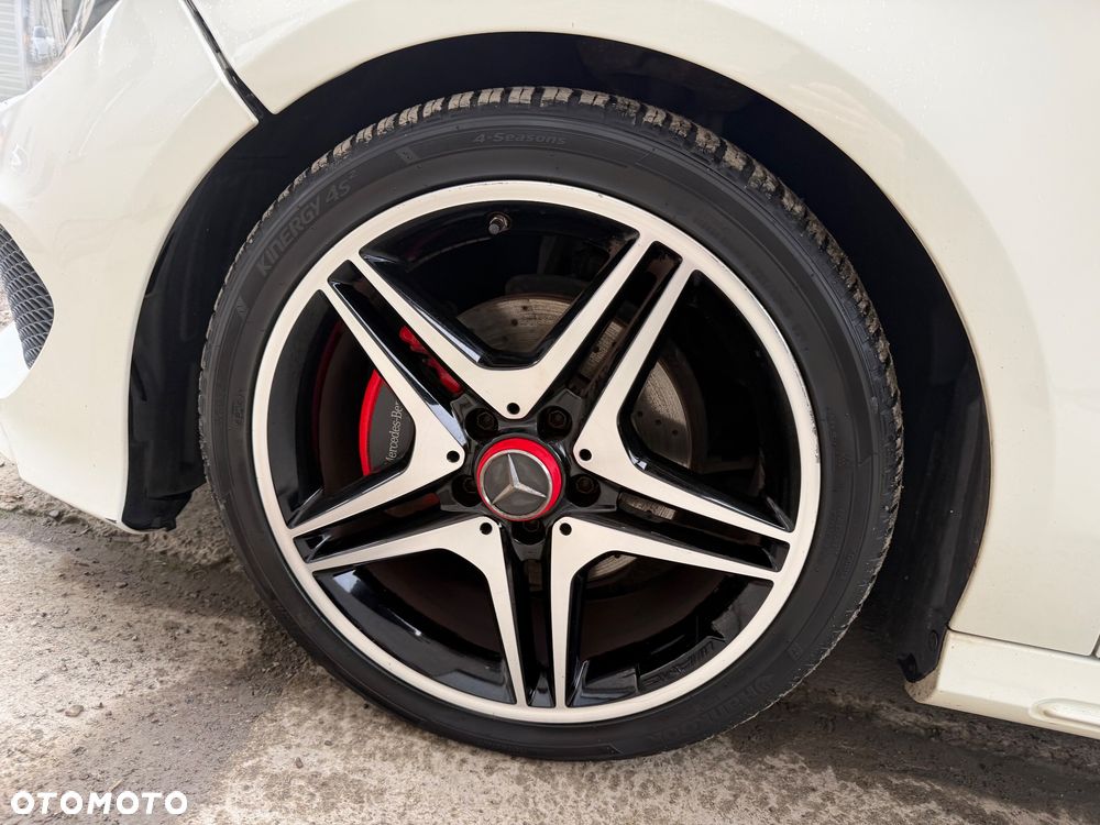 Mercedes-Benz CLA 180 AMG Line - 20