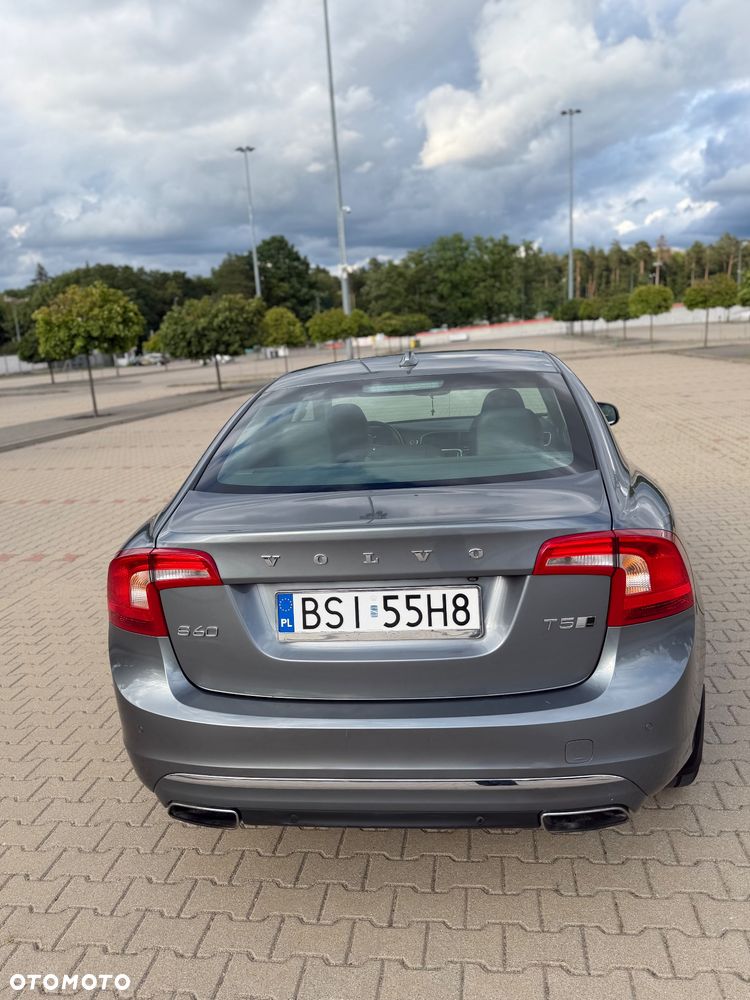 Volvo S60 T5 Geartronic Momentum - 29