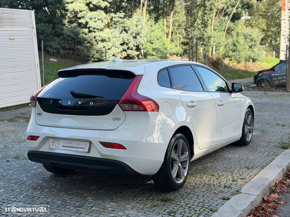Volvo V40 1.6 D2 Summum - 3