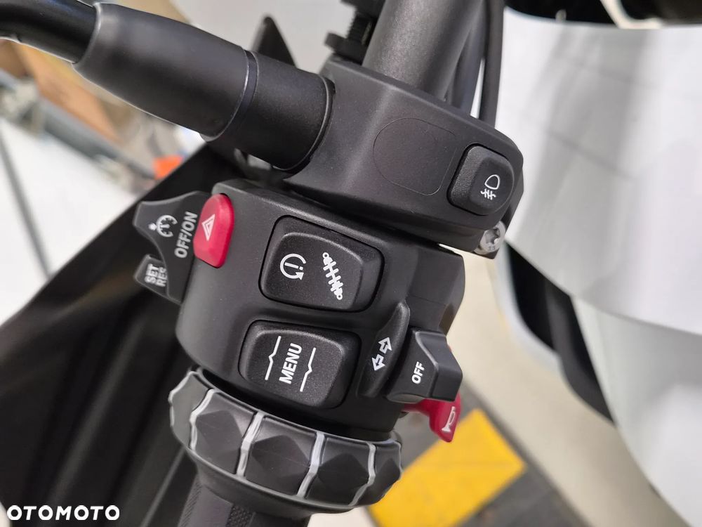 BMW XR - 15