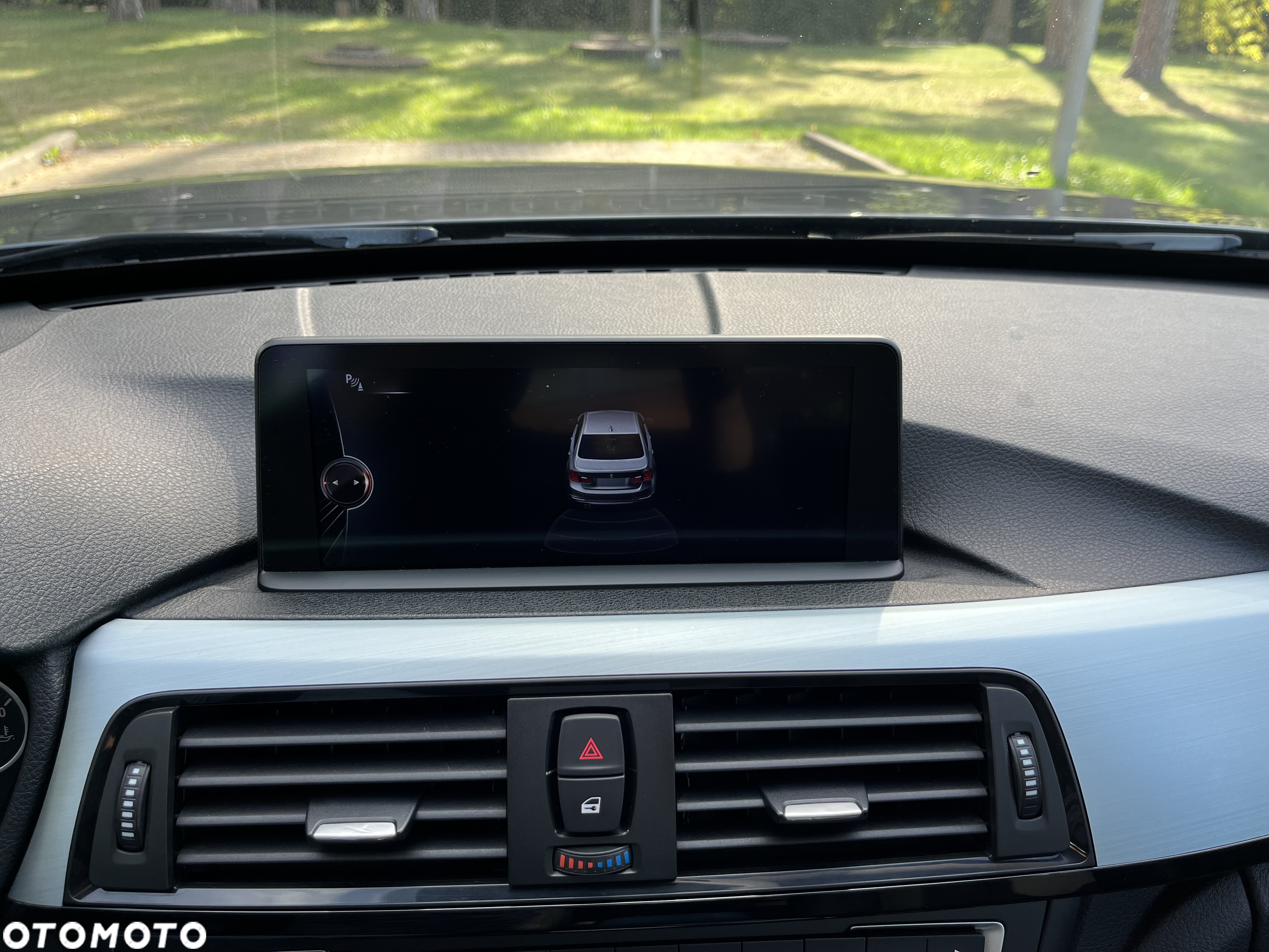 BMW Seria 3 318d Touring Sport Line - 28