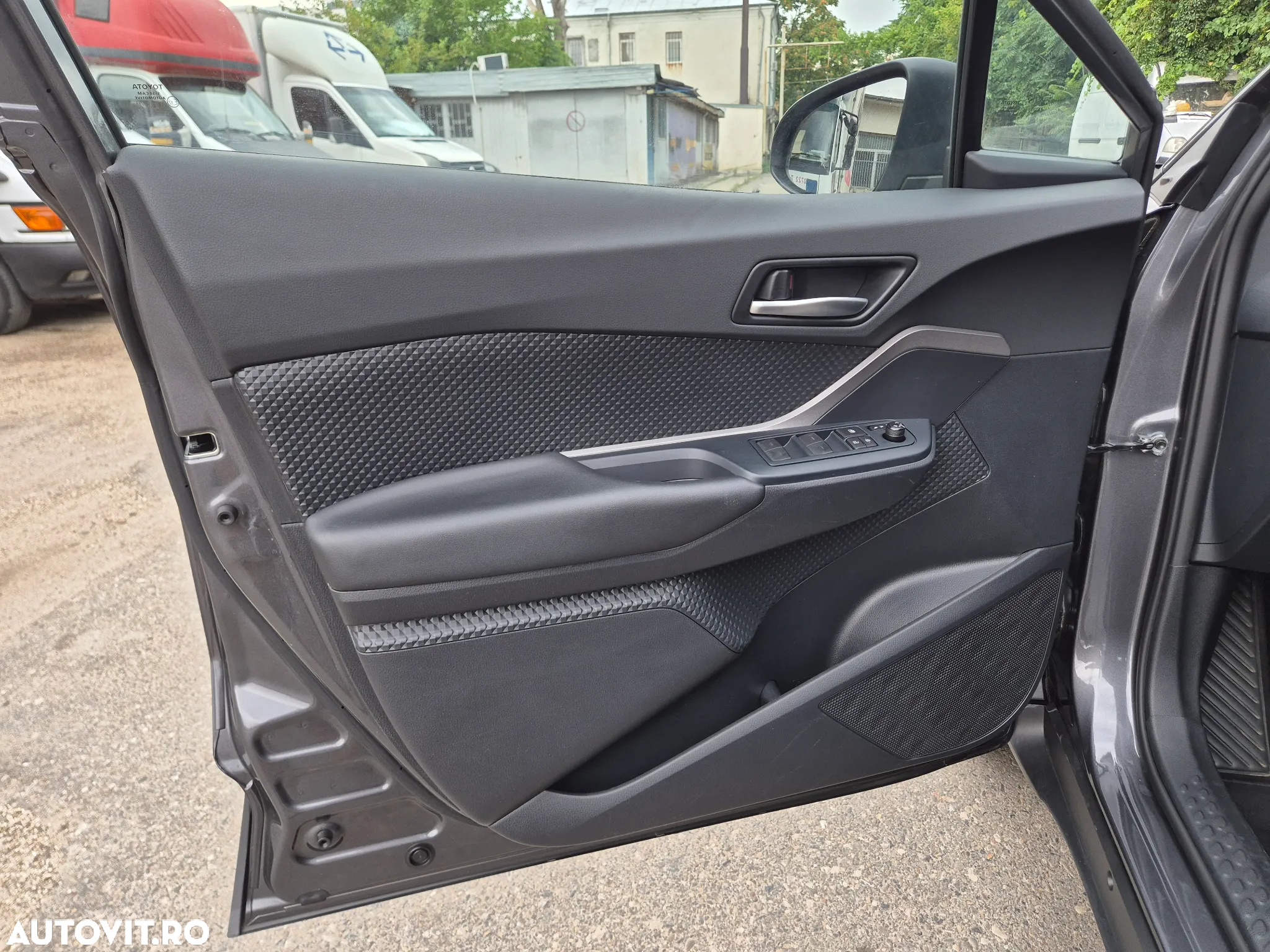 Toyota C-HR 1.8 Hybrid Business Edition - 10