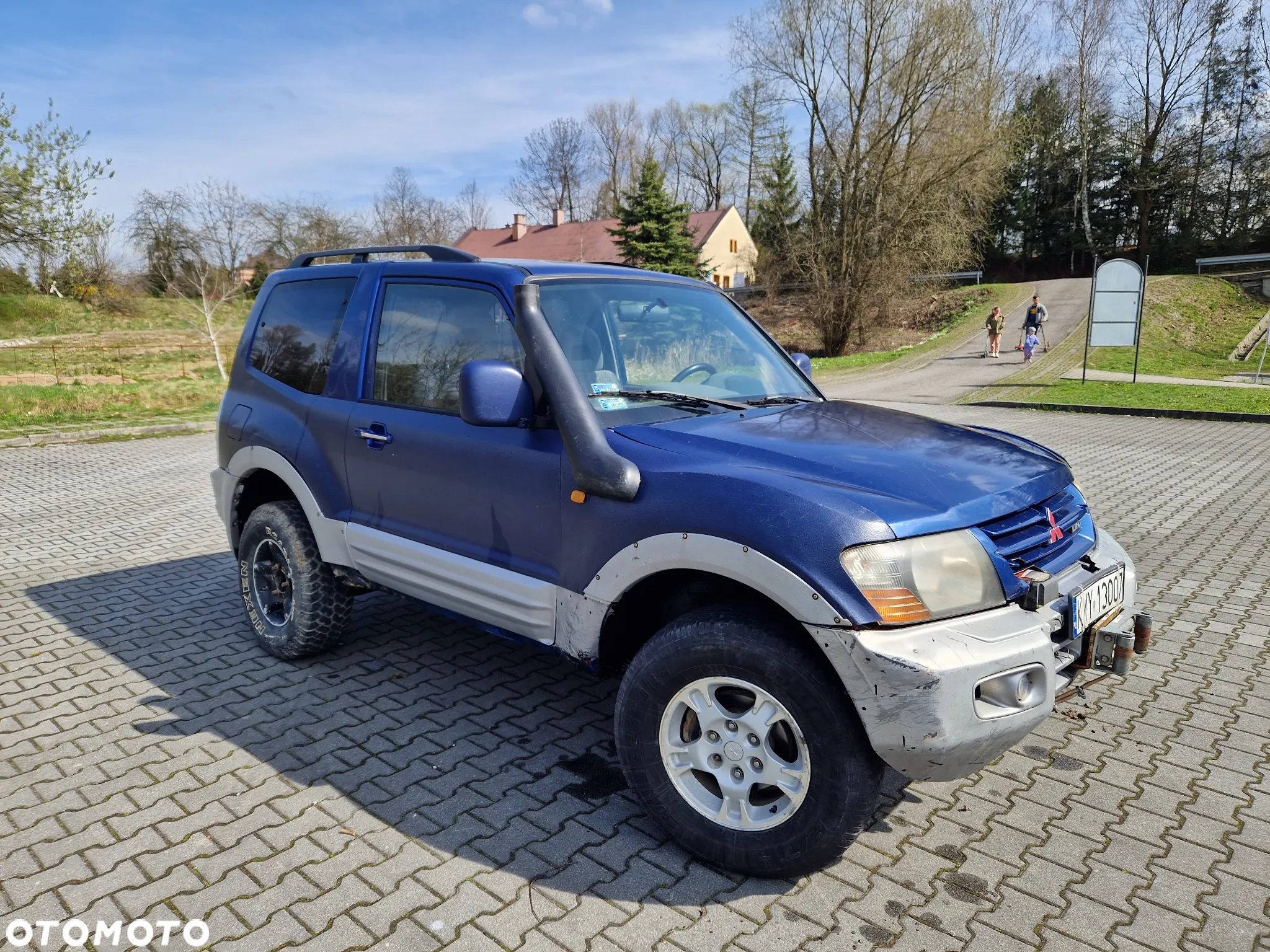 Mitsubishi Pajero - 2