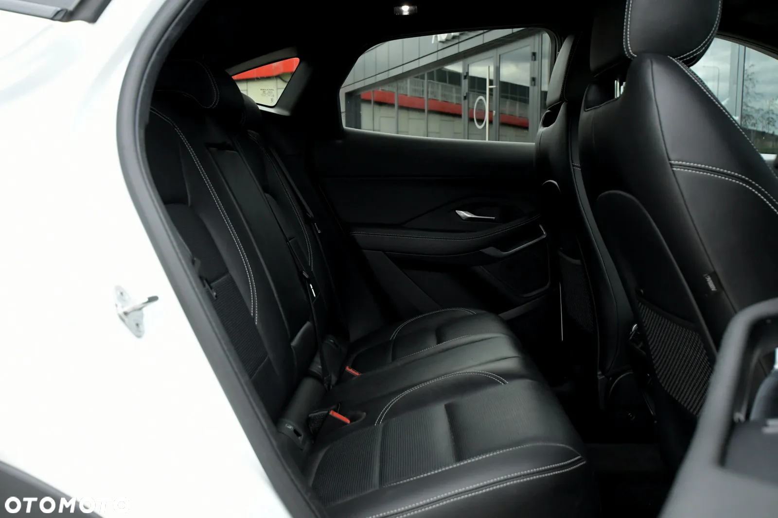 Jaguar E-Pace D200 AWD R-Dynamic S - 26