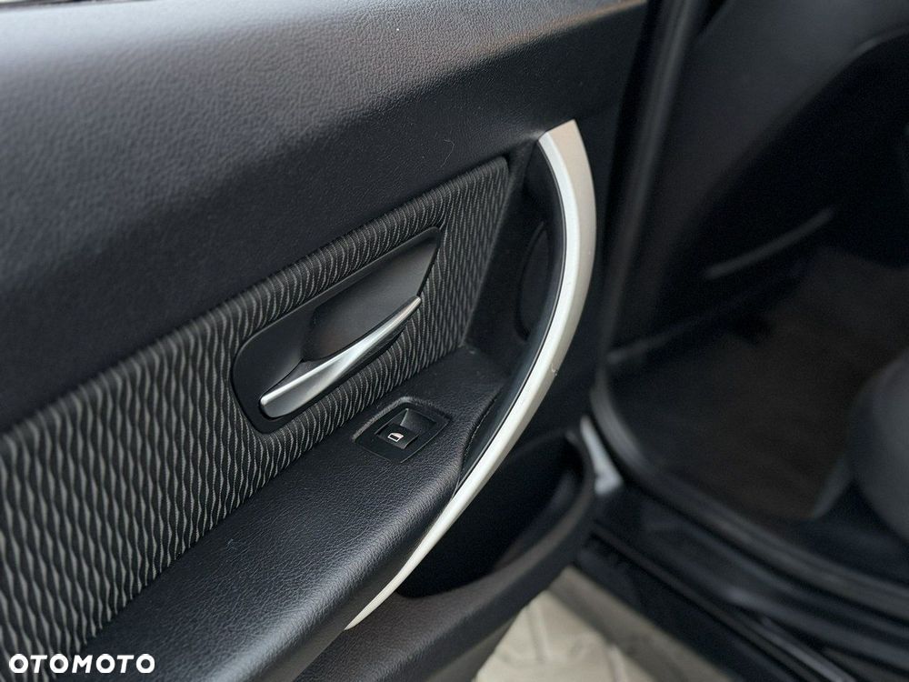 BMW Seria 3 316i - 20