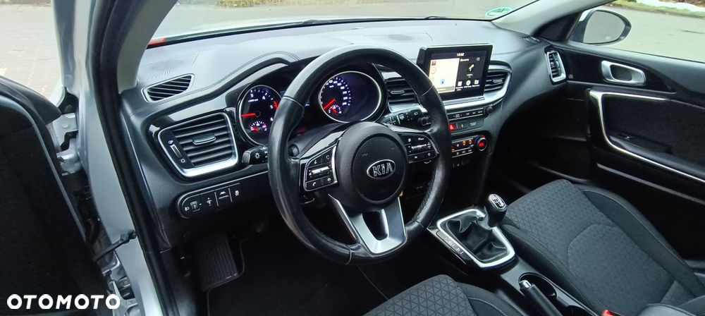 Kia Ceed 1.6 CRDi SCR M - 24