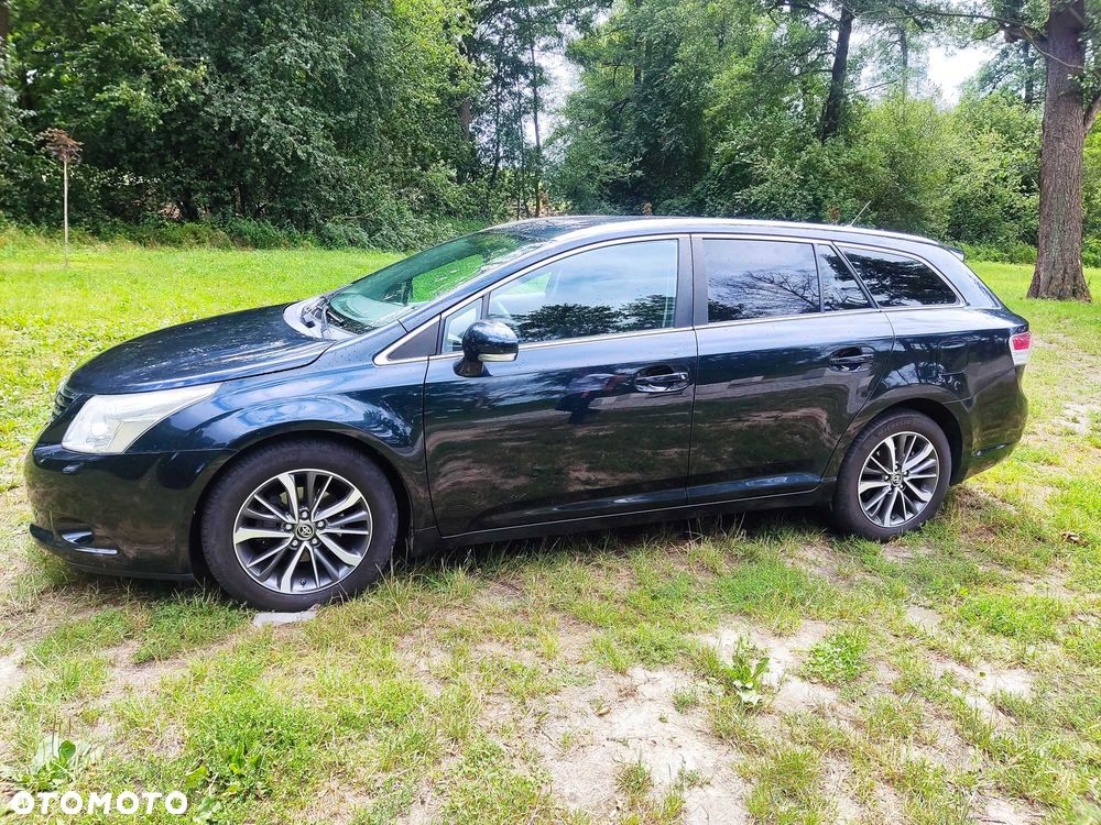 Toyota Avensis - 1