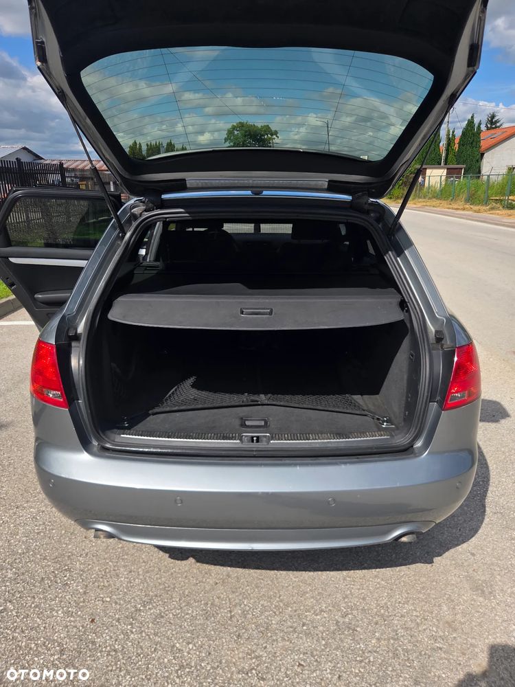 Audi A4 Avant - 11