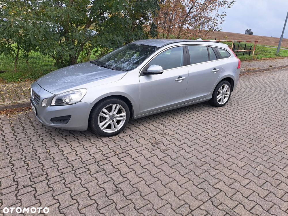 Volvo V60 D2 Momentum - 10