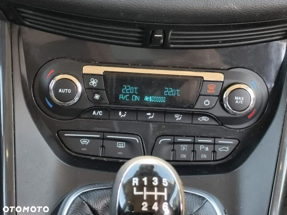 Ford Kuga - 12