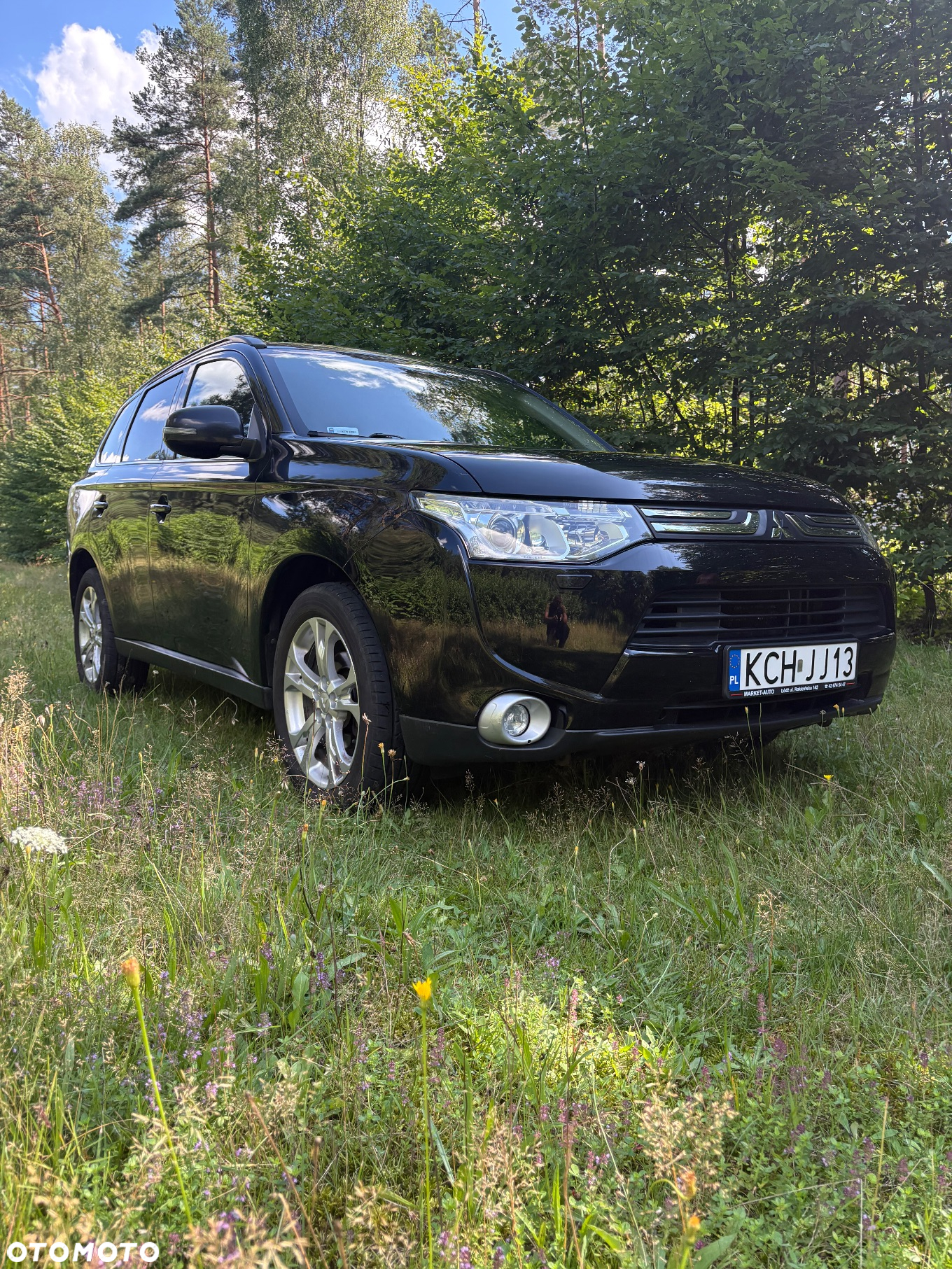 Mitsubishi Outlander - 2