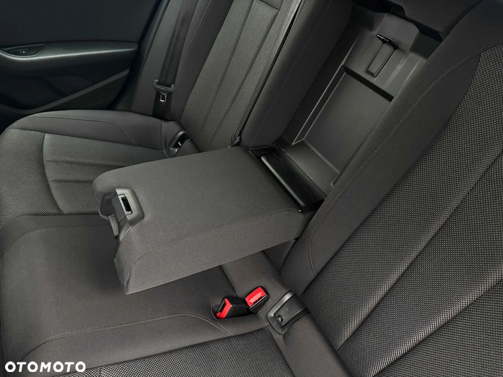 Audi A4 Avant 2.0 TDI S tronic - 21