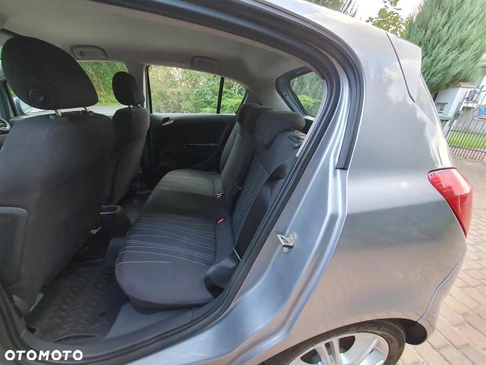 Opel Corsa 1.2 16V - 11