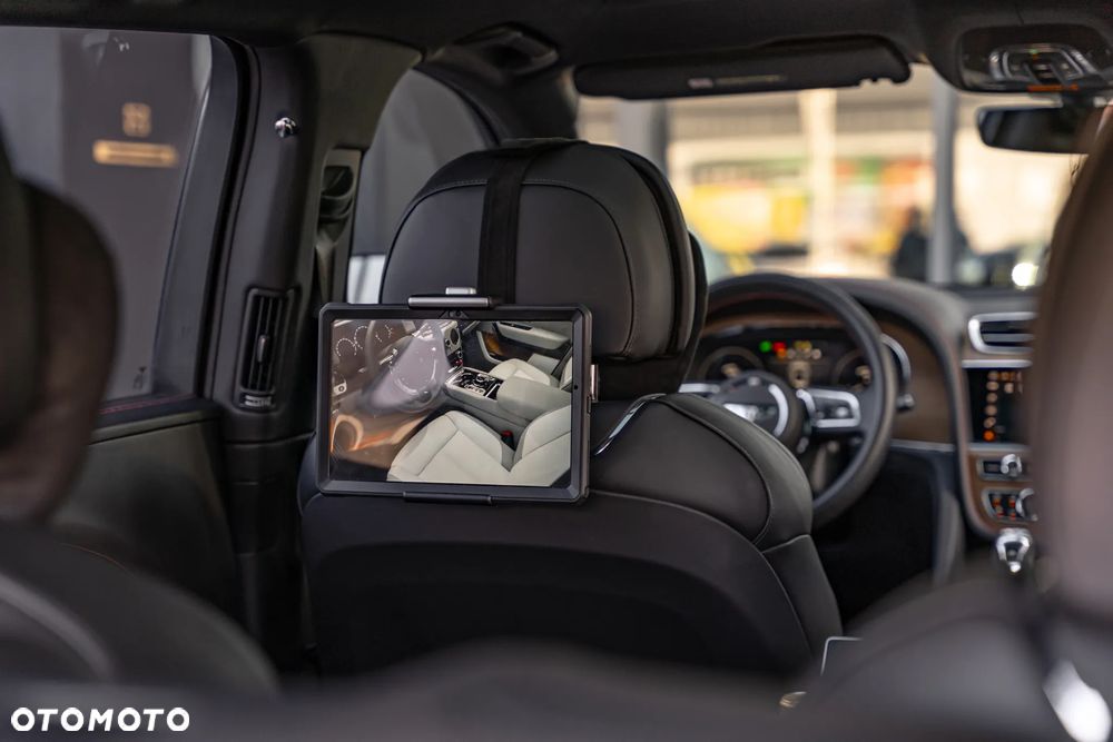 Bentley Bentayga EWB Azure - 38