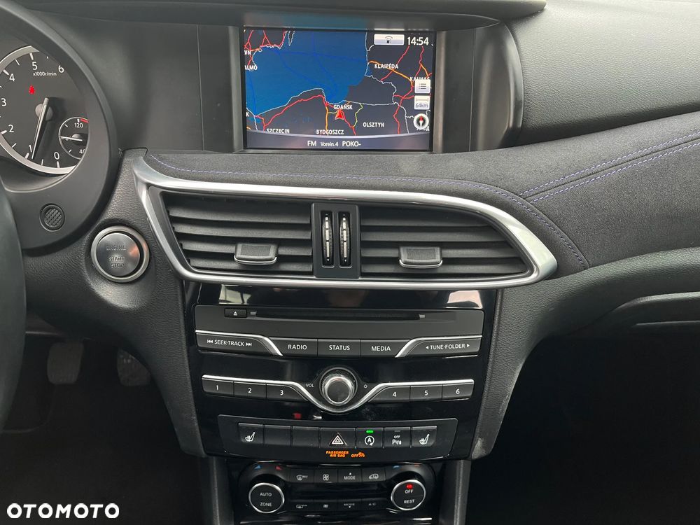 Infiniti Q30 - 23