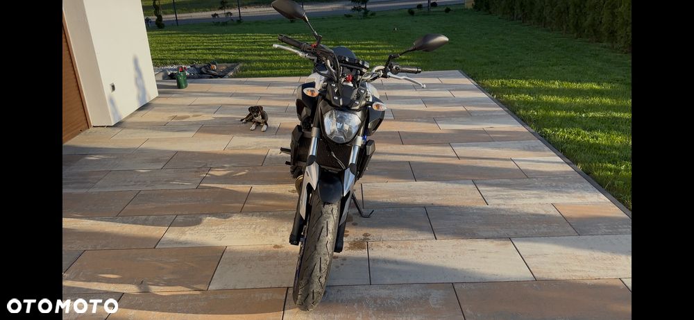 Yamaha MT - 8