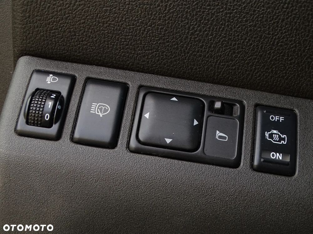 Nissan Pathfinder 2.5 DCi Elegance + - 12