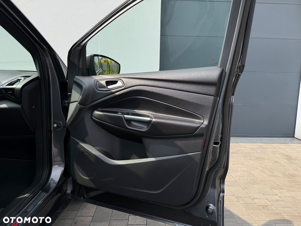 Ford Kuga 1.5 EcoBoost 2x4 ST-Line - 31