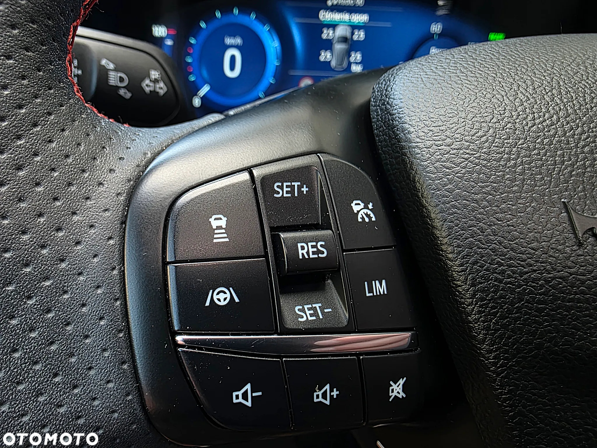 Ford Kuga 2.5 Duratec FHEV 4x4 ST-LINE X - 18