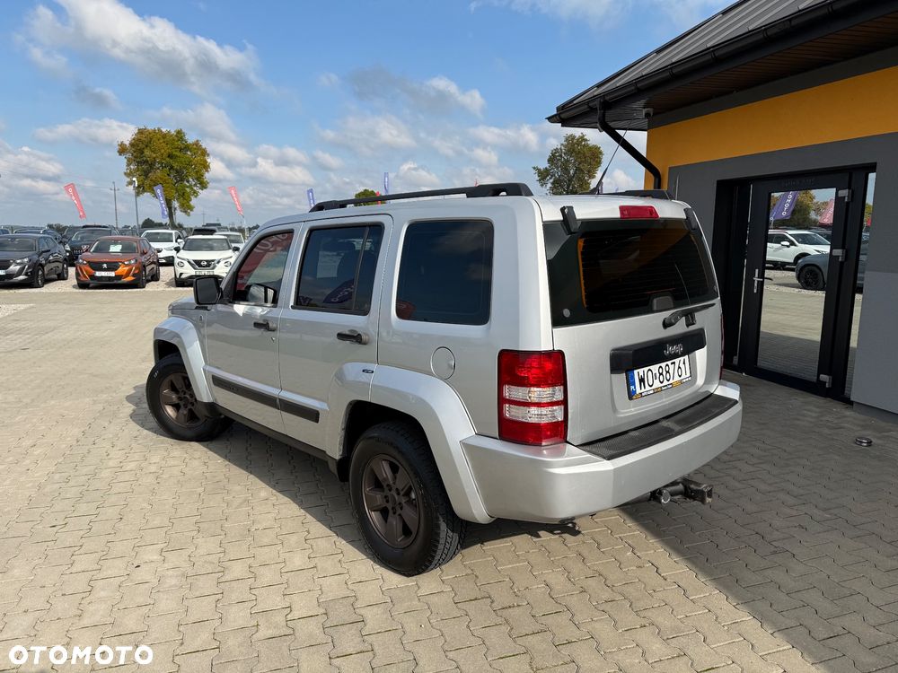Jeep Liberty - 4