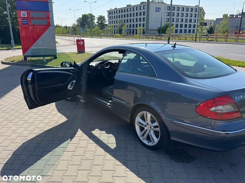 Mercedes-Benz CLK 220 CDI Avantgarde DPF - 8