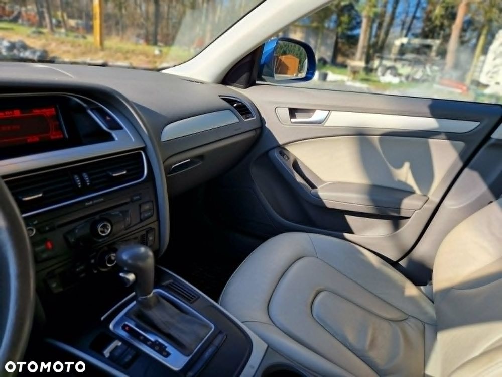 Audi A4 Limousine - 16