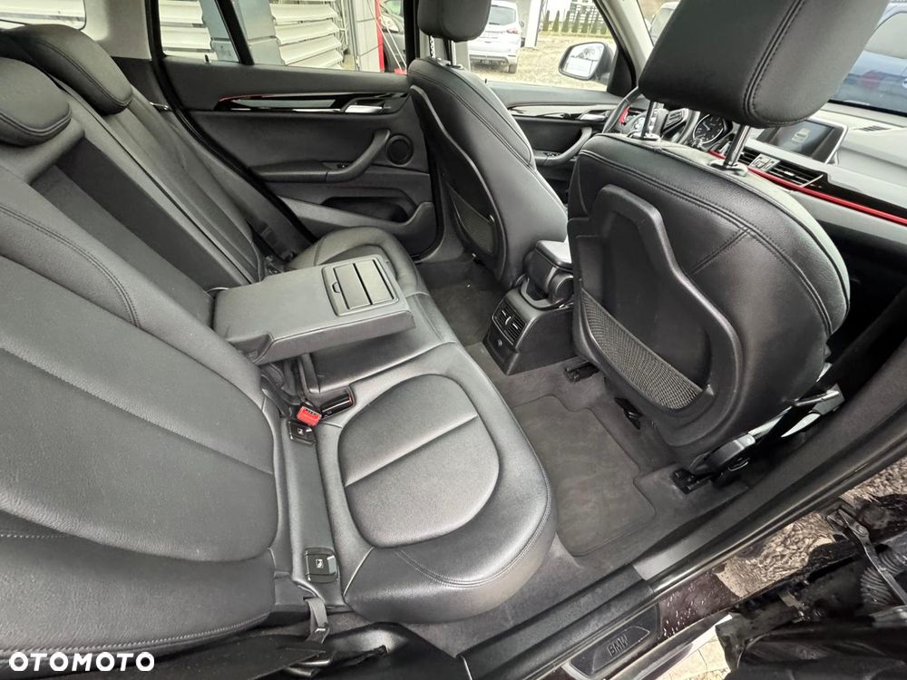 BMW X1 sDrive18d xLine - 37