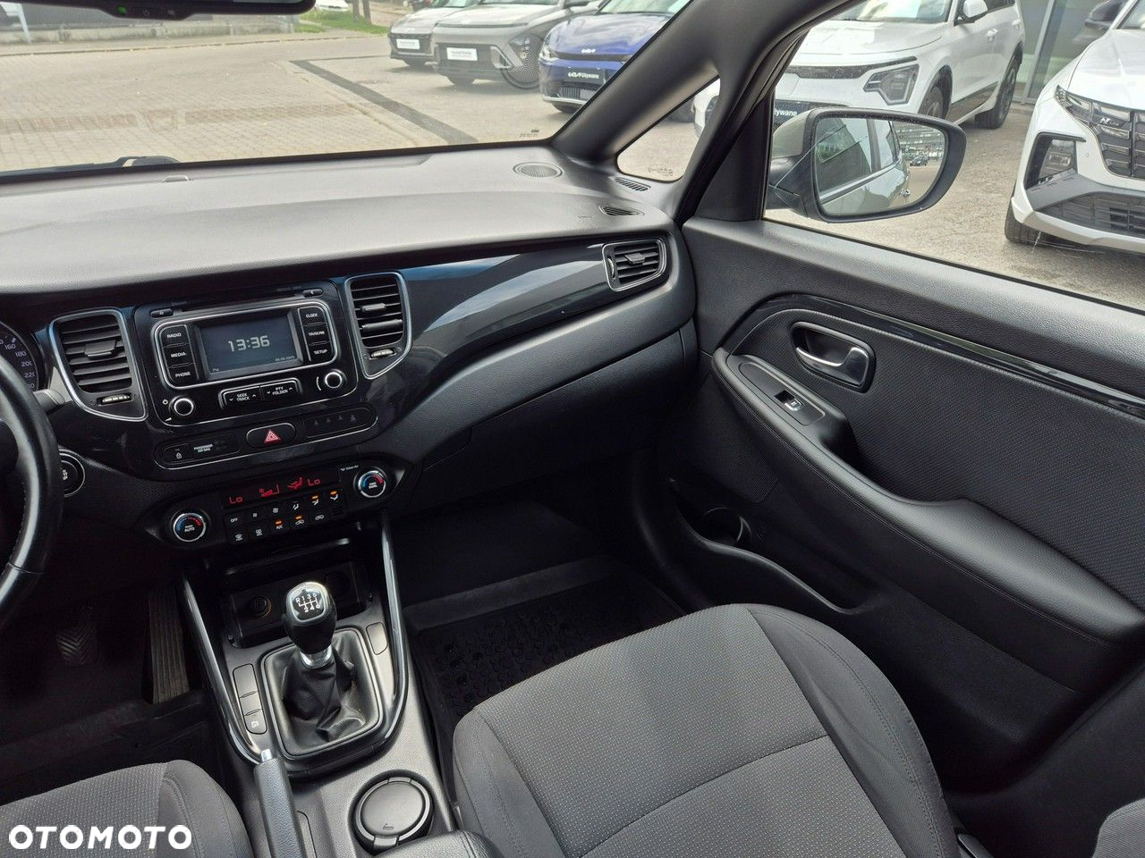 Kia Carens - 19