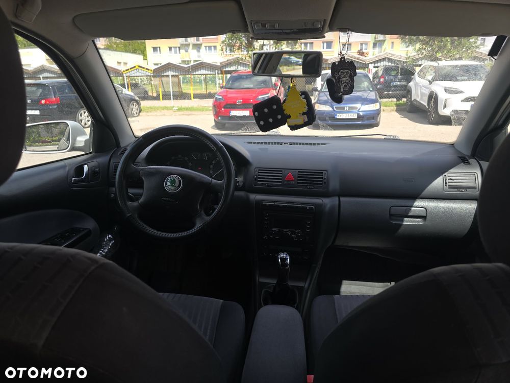 Skoda Octavia 2.0 Ambiente - 11