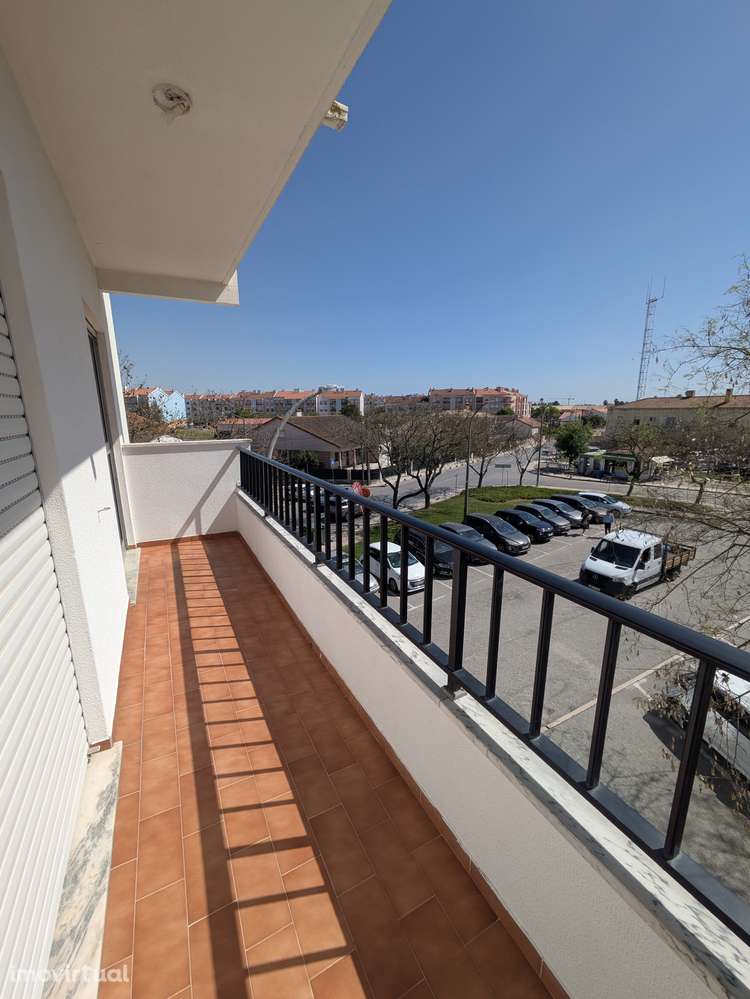 Apartamento T2 luminoso localizado em Samora Correia. - Grande imagem: 5/17