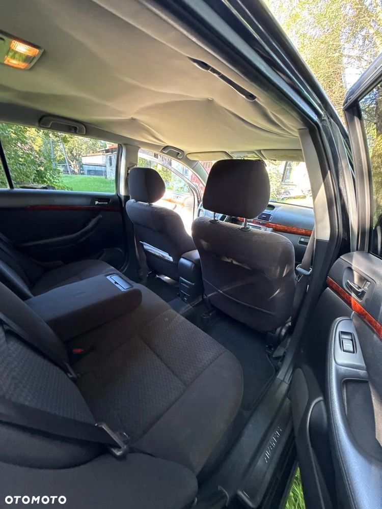 Toyota Avensis 2.2 D-4D Sol Plus - 18