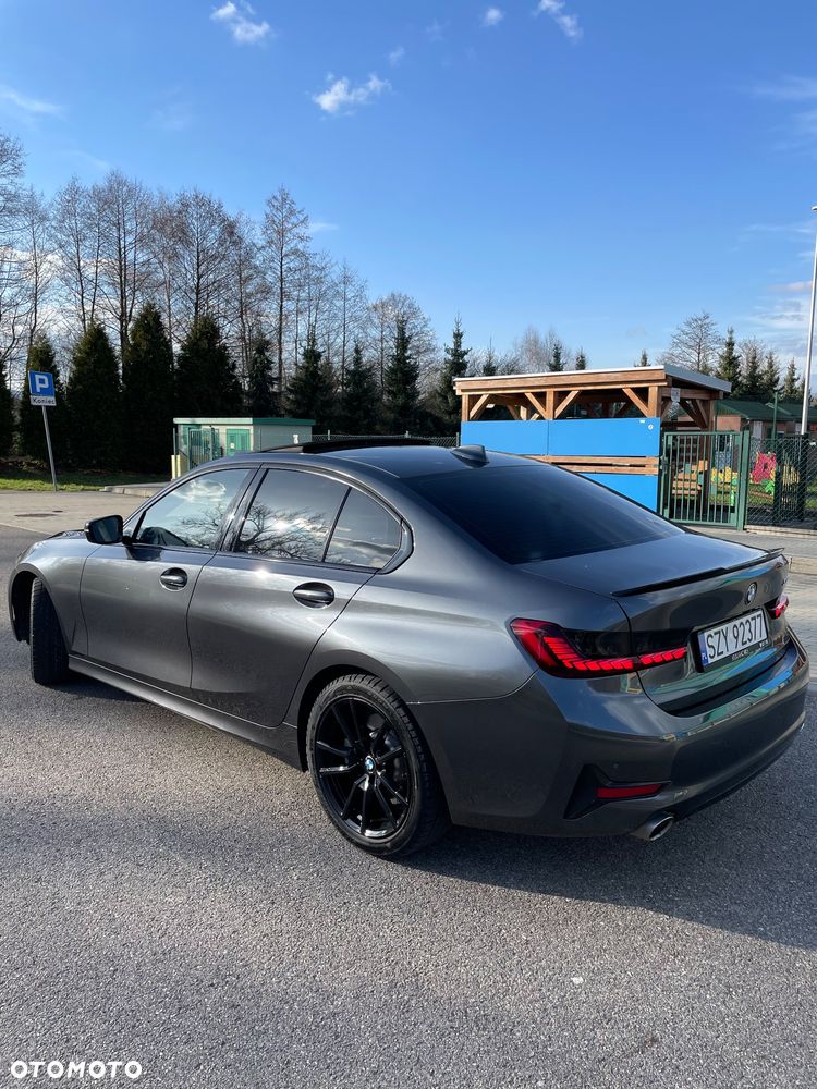 BMW Seria 3 330i Sport Line - 4
