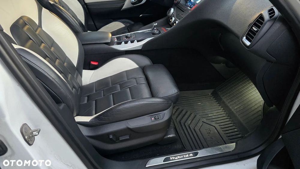 Citroën DS5 2.0 HDi Hybrid4 SoChic MCP - 39