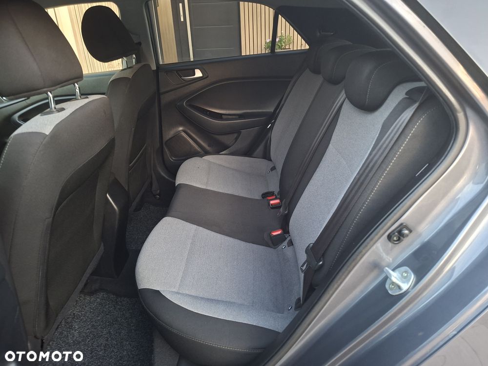 Hyundai i20 - 12